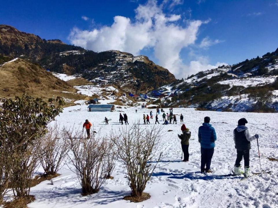 Zobhana Hotel Kalinchowk Charikot Екстер'єр фото